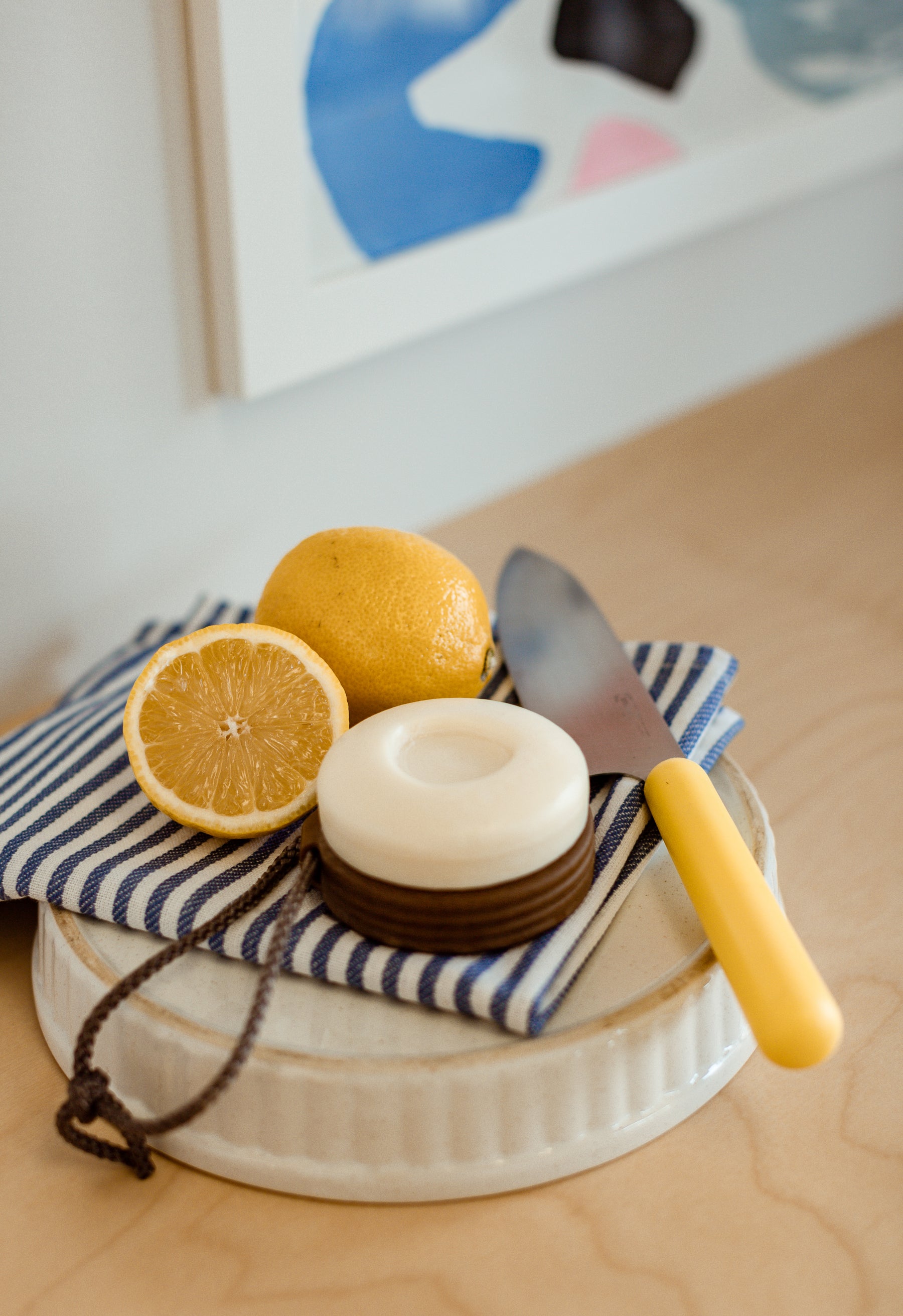 SAVUM  natural lemon soap 